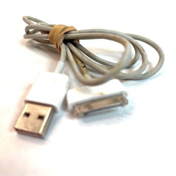 Apple 30-Pin USB Charging Cable For iPod & iPhone - Picture 2 of 3